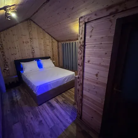 Private Flori Orman Evi Valbone