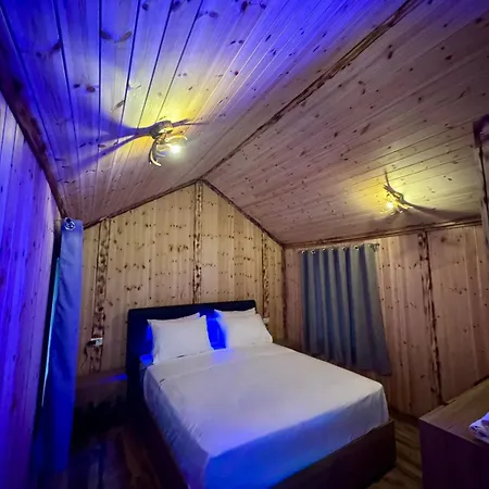 Private Flori Gerendaház *