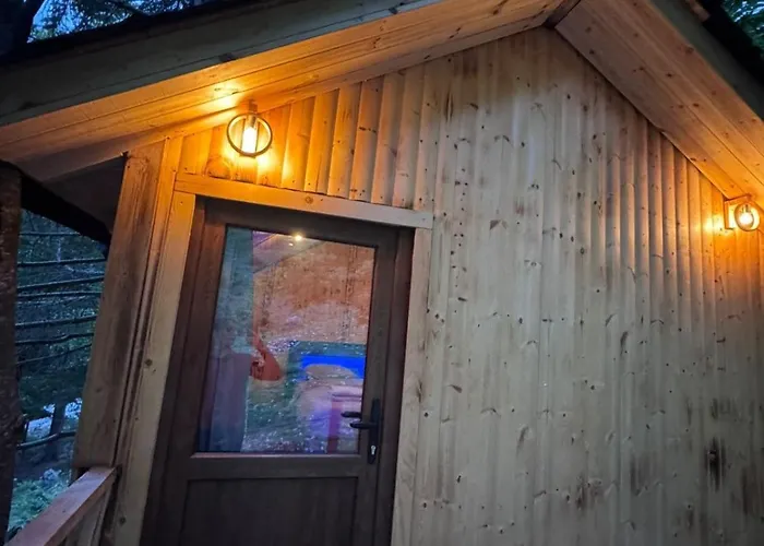 Jaktstuga Private Flori Valbona